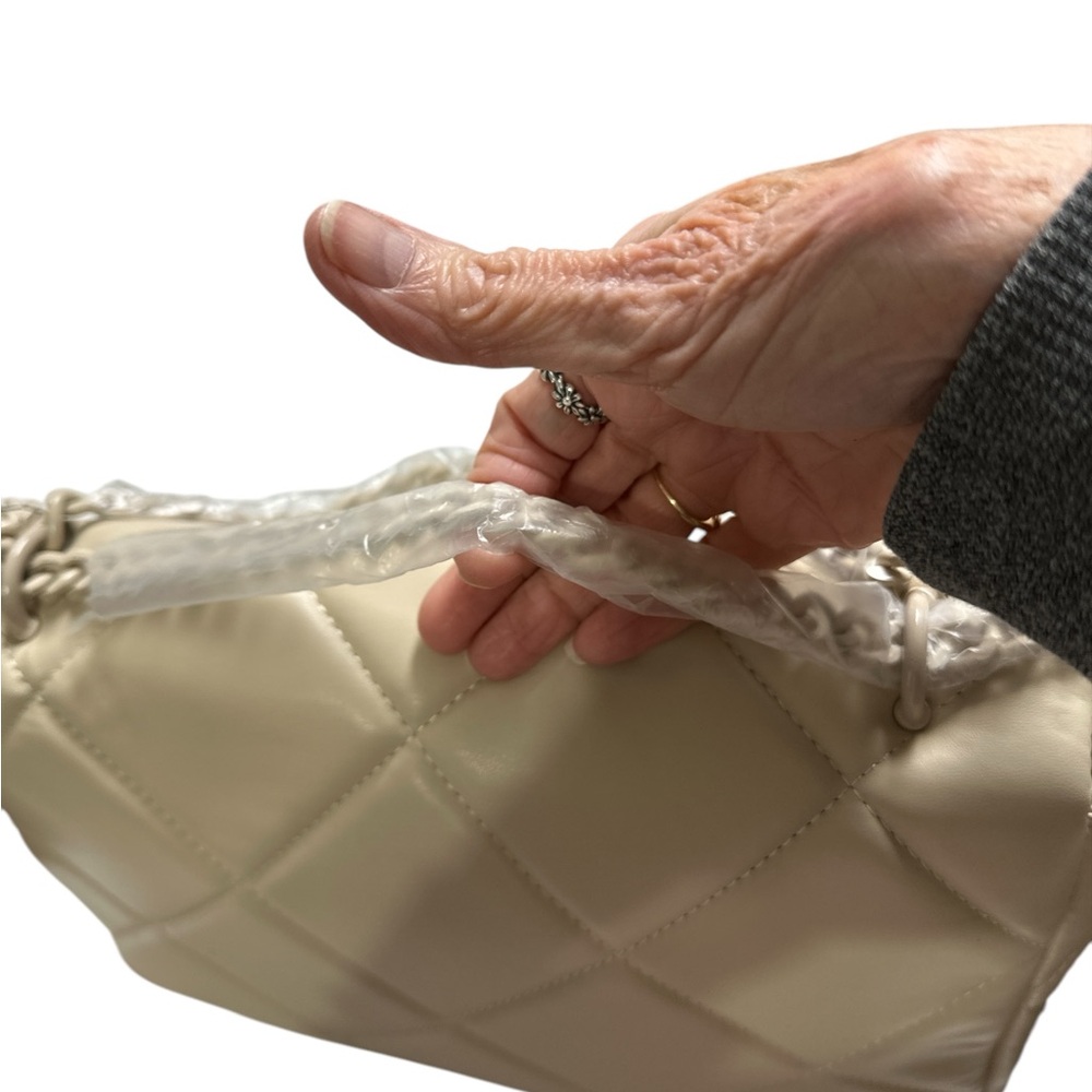 Cream Quilted Shoulder Bag with Chain Strap - Picture 4 of 7